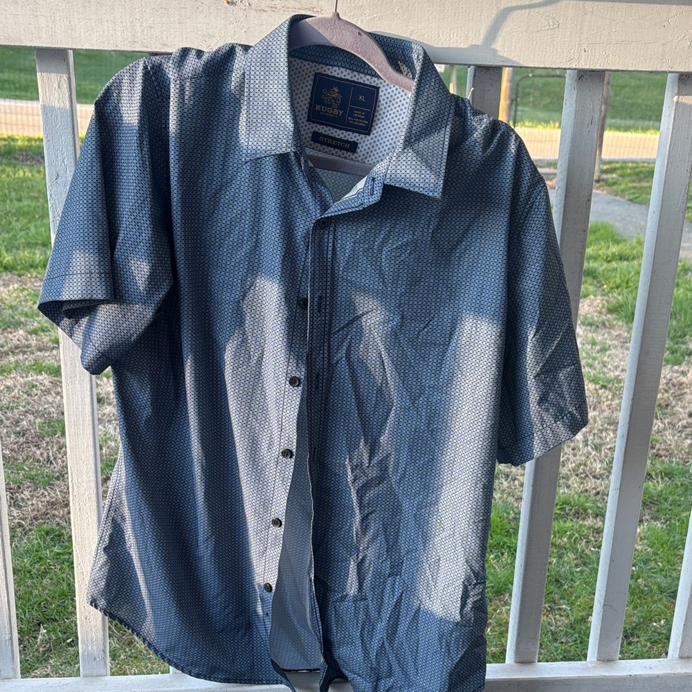 Izod Men's Navy Patterned Button Down Shirt